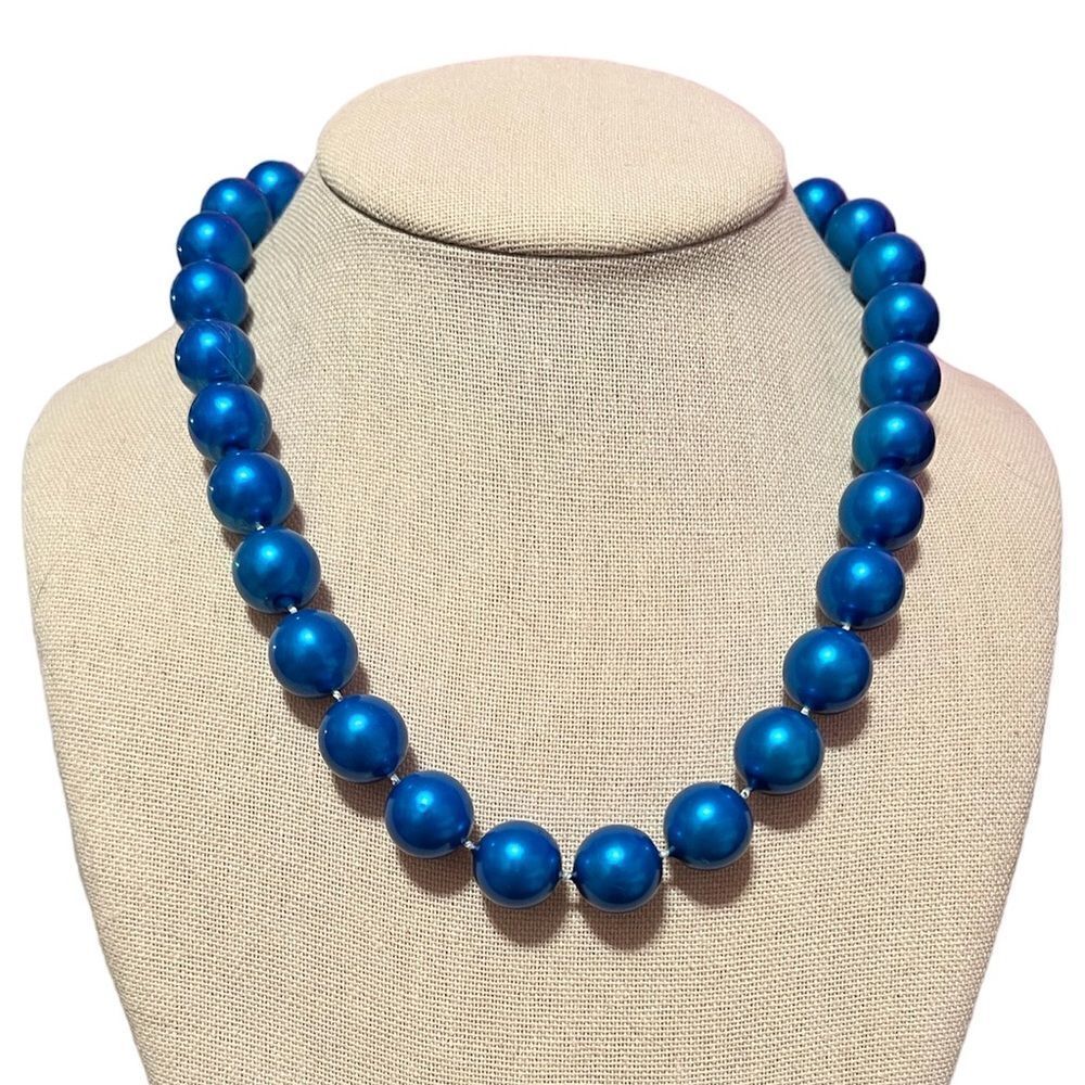 🤯5/$25🤯 Metallic Blue Pearl Necklace
